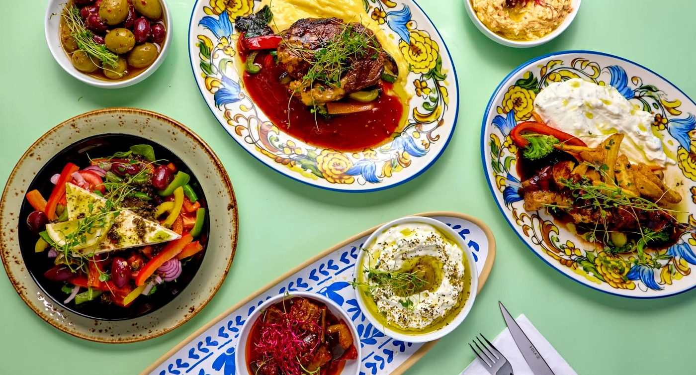 Meze-uppdukning med flera rätter